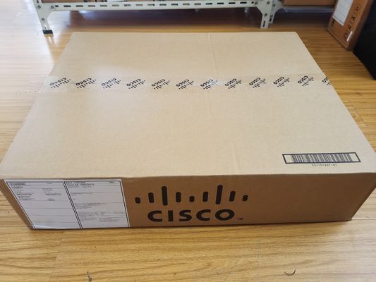 Cisco Catalyst C9500-16X-E 16포트 10G 스위치 (NW Essentials 라이선스 포함)
