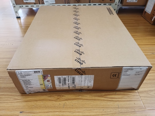 Cisco Catalyst C9500-16X-E 16포트 10G 스위치 (NW Essentials 라이선스 포함)
