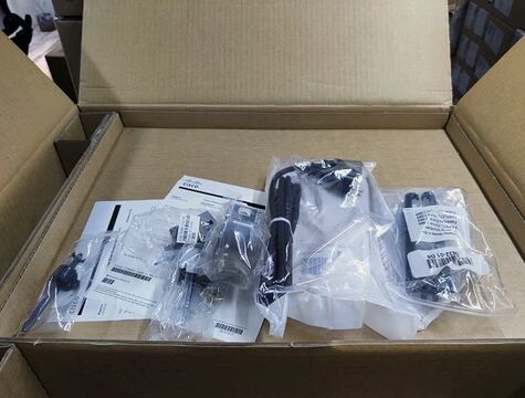 C9300-24T-E 레이어 3 관리 기가비트 스위치, 24×1G RJ45 포트, 엔터프라이즈 클래스 코어/어그게레이션 스위치